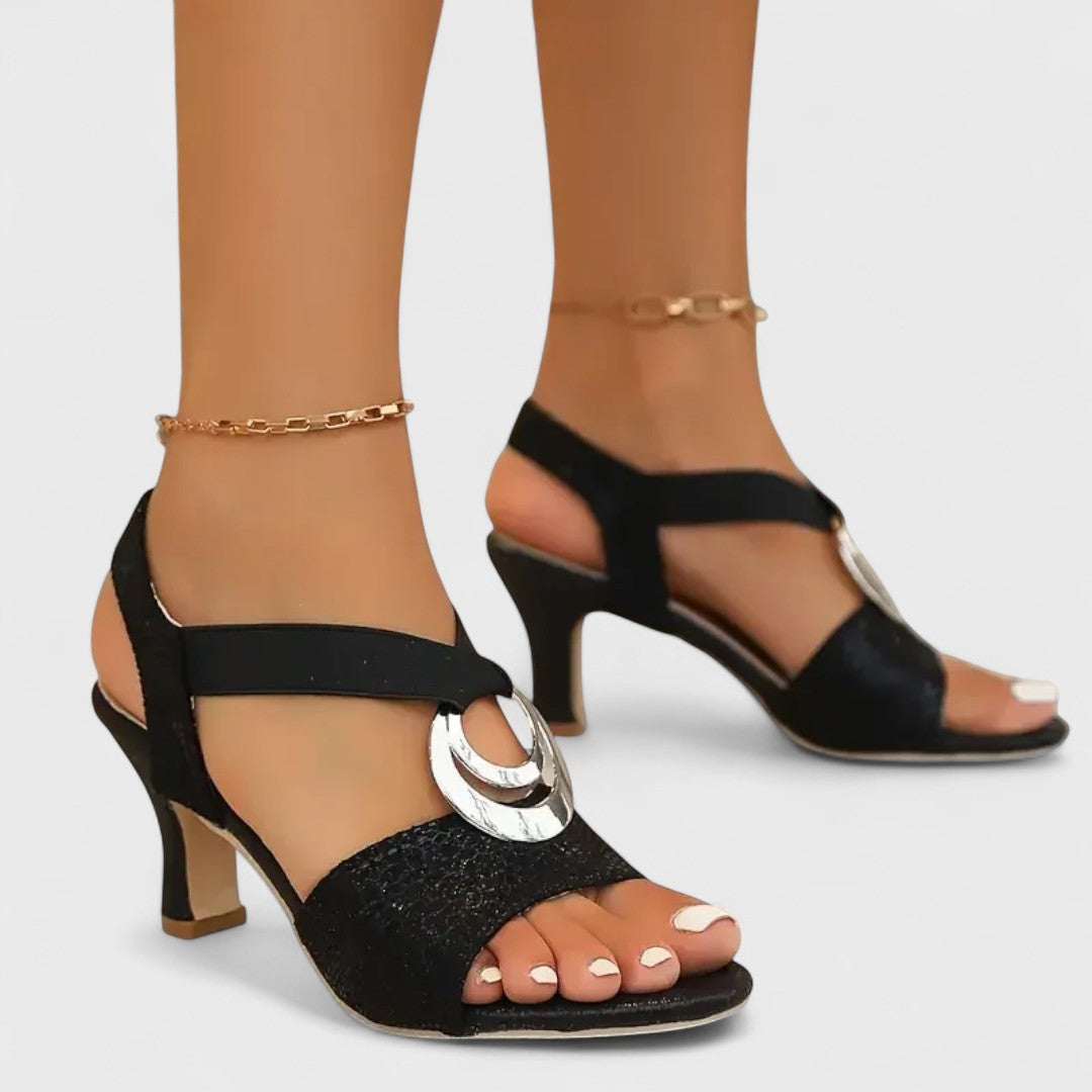 Jasmina - Elegantní Sandály s Ozdobnou Sponou