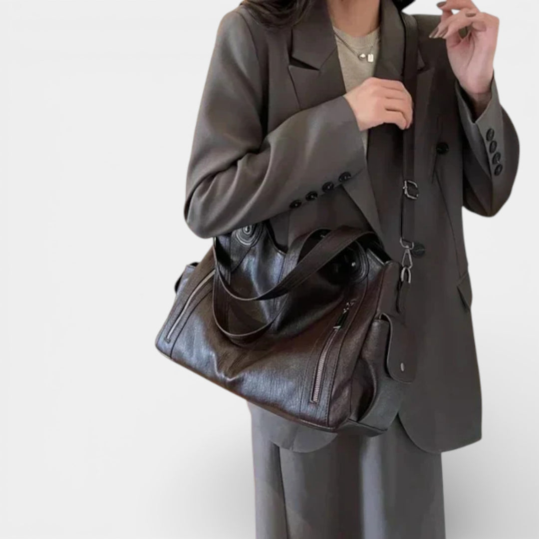 Karolína – Cestovní taška s velkou kapacitou