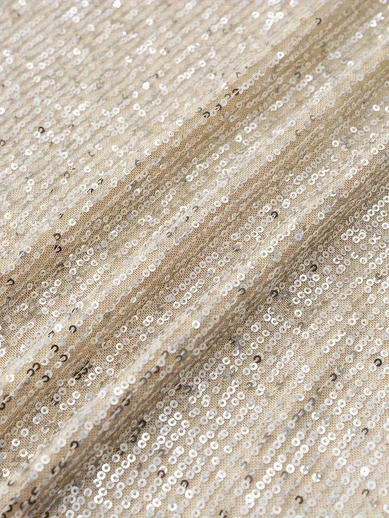 Party šaty s flitry a kontrastem