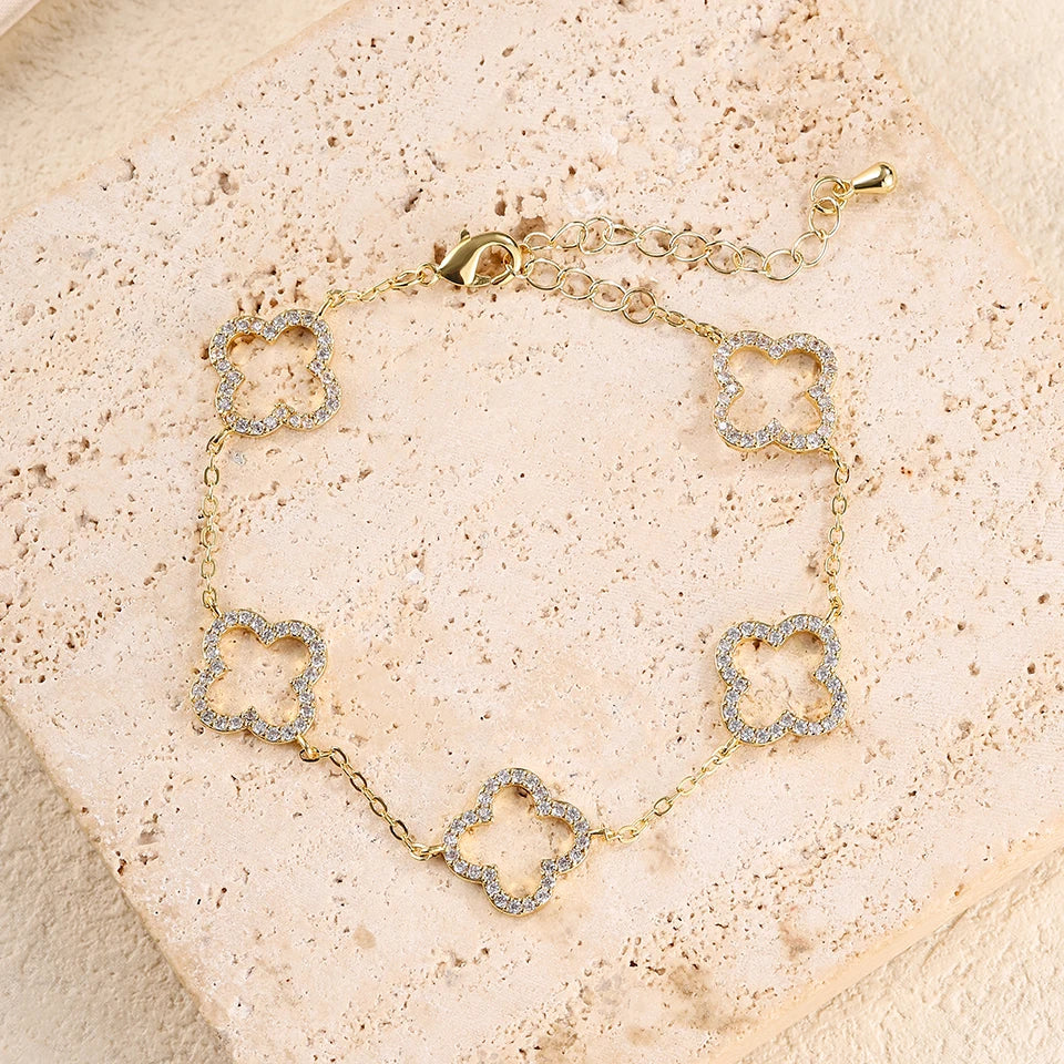 Náramek s čtyřlístkem