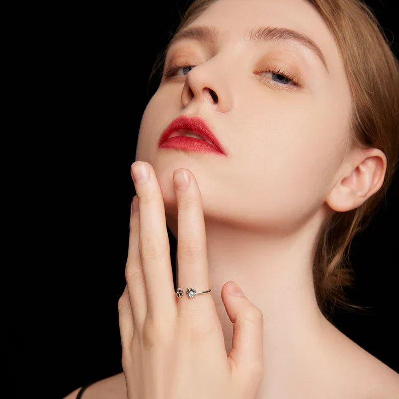 Stříbrný prsten s paw designem, nastavitelný s zirkonem a smaltem