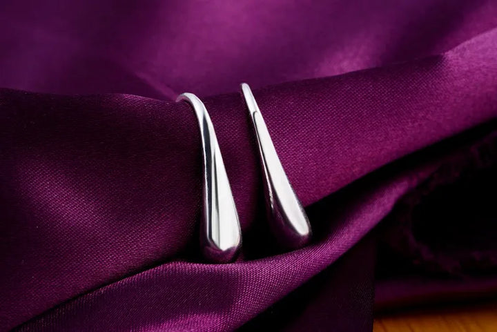 Náušnice ve tvaru kapky vody z sterlingového stříbra