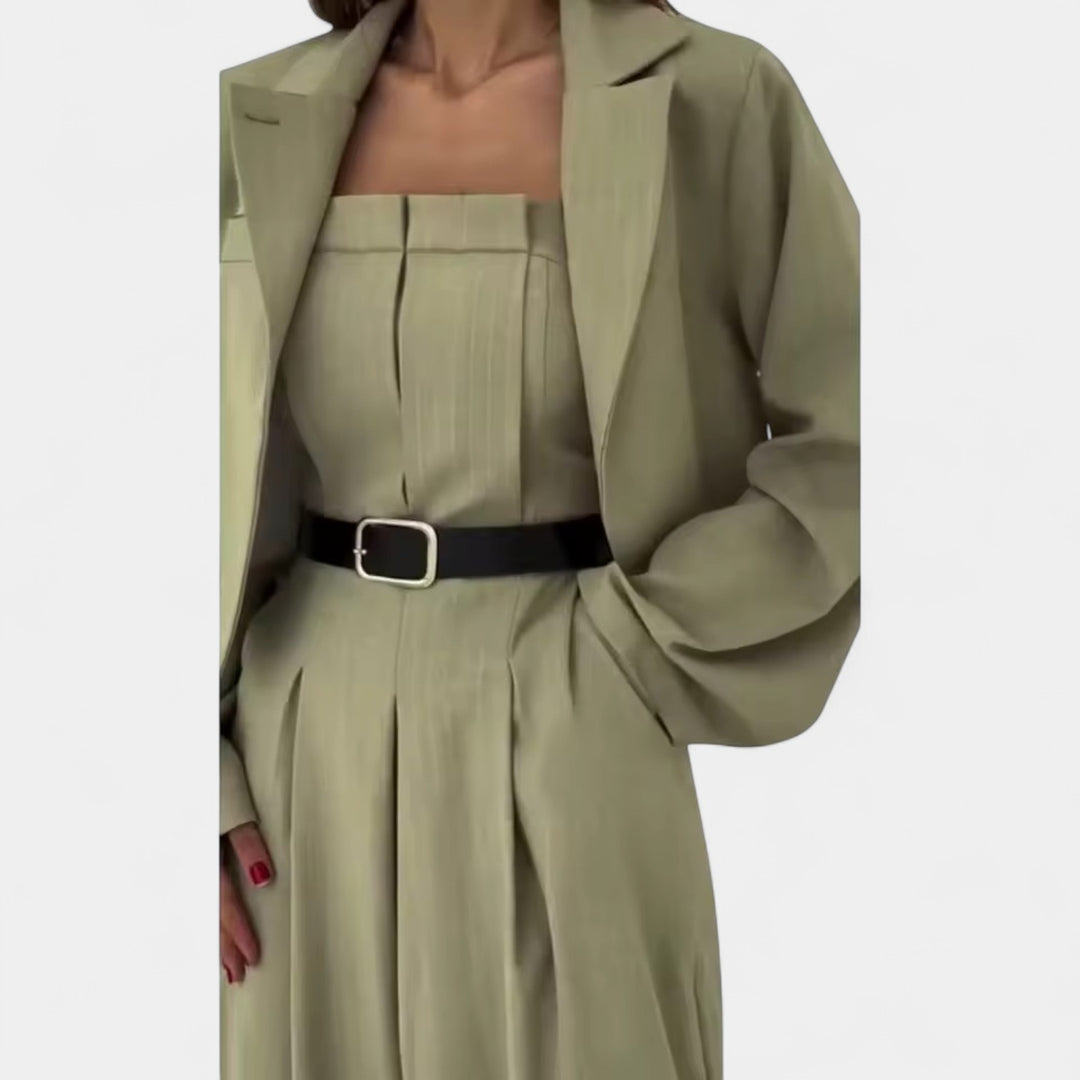 Adéla – Elegantní černý kostým pro každou příležitost