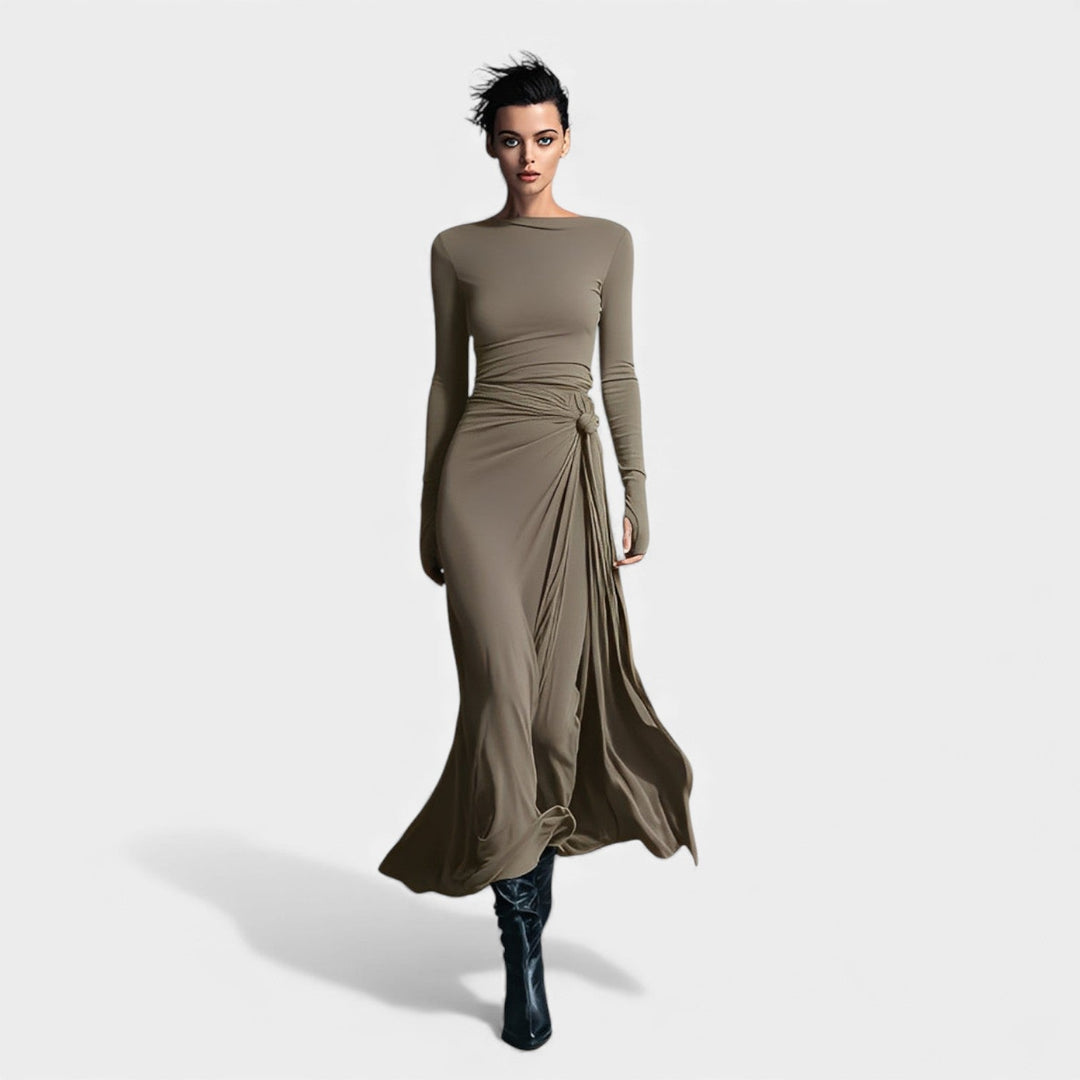 Anna – Elegantní šaty s bočním uzlem a jemným leskem