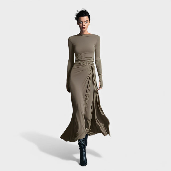 Anna – Elegantní šaty s bočním uzlem a jemným leskem